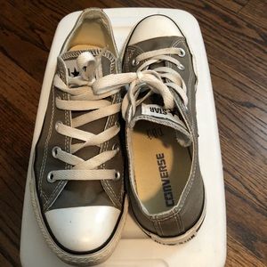 CONVERSE chuck taylor shoes sz 6 Wmn
